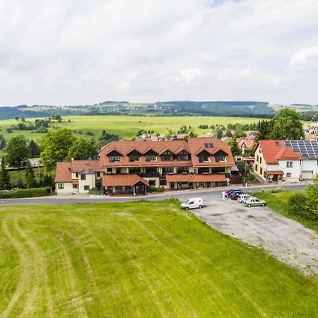 Berggasthof & Hotel Kranich, Hinterrod Eisfeld Екстериор снимка