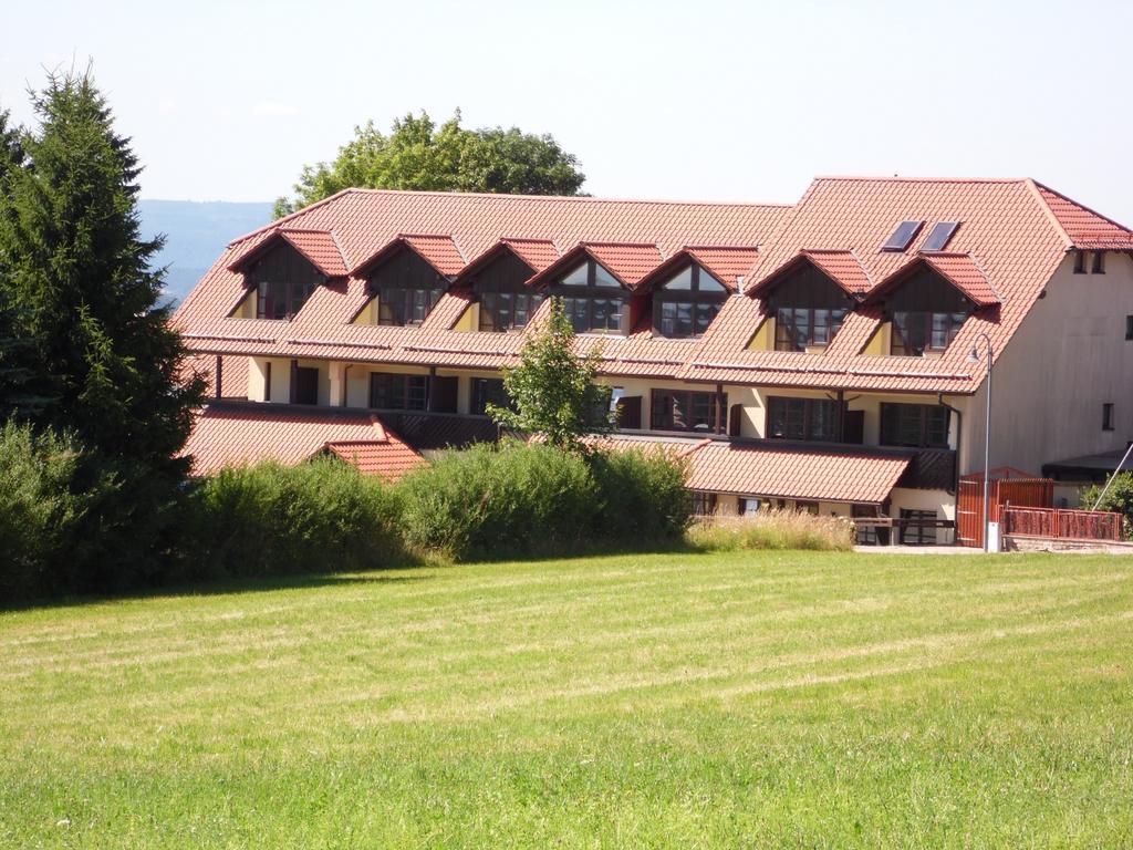 Berggasthof & Hotel Kranich, Hinterrod Eisfeld Екстериор снимка