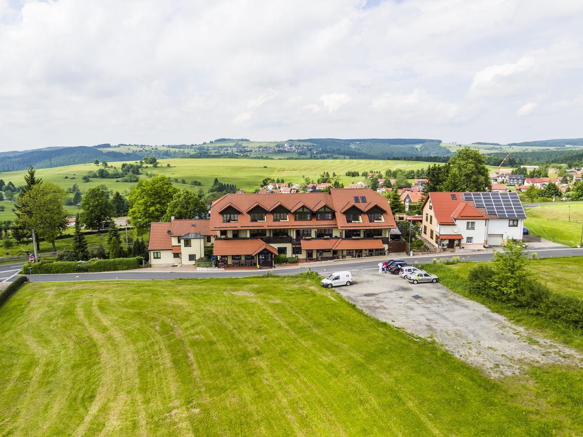 Berggasthof & Hotel Kranich, Hinterrod Eisfeld Екстериор снимка